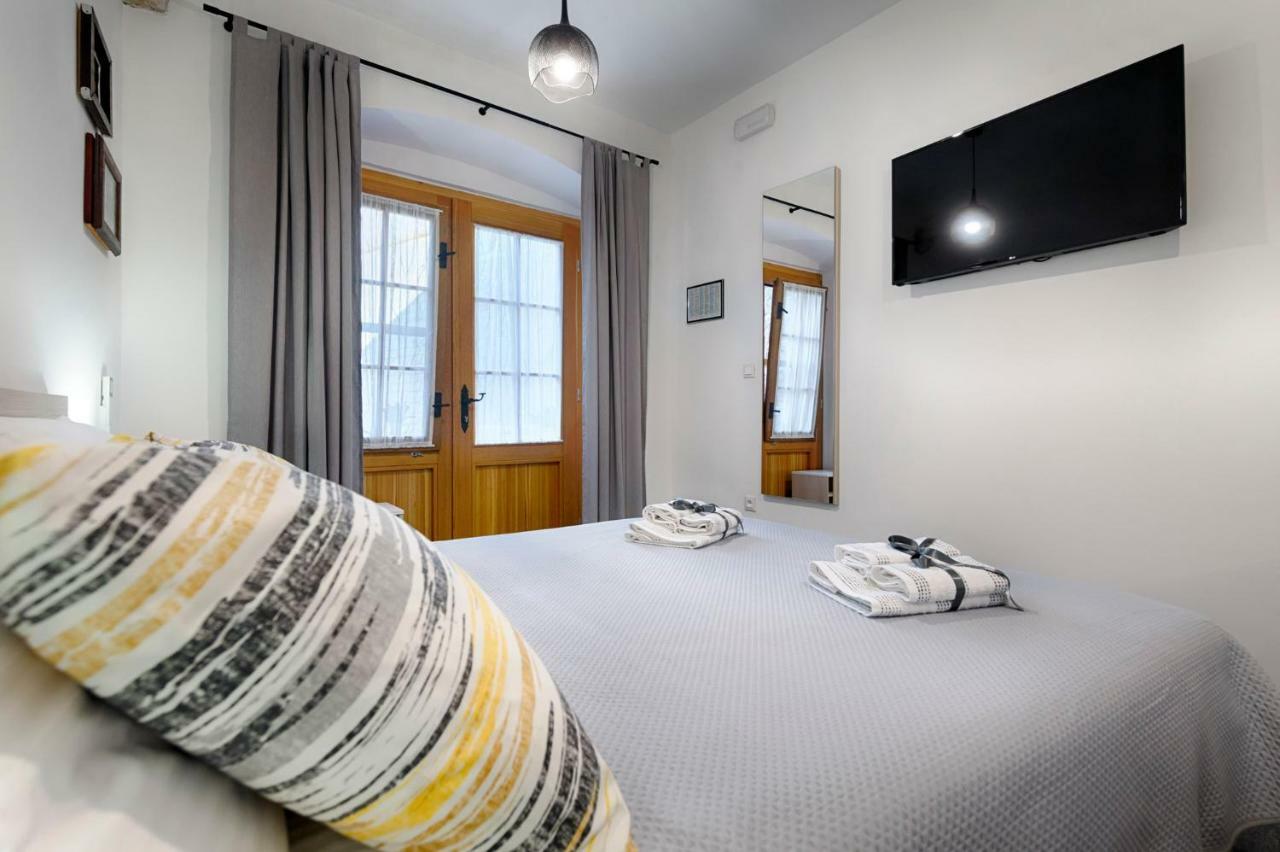En Suite Room Demaria Komiža Εξωτερικό φωτογραφία