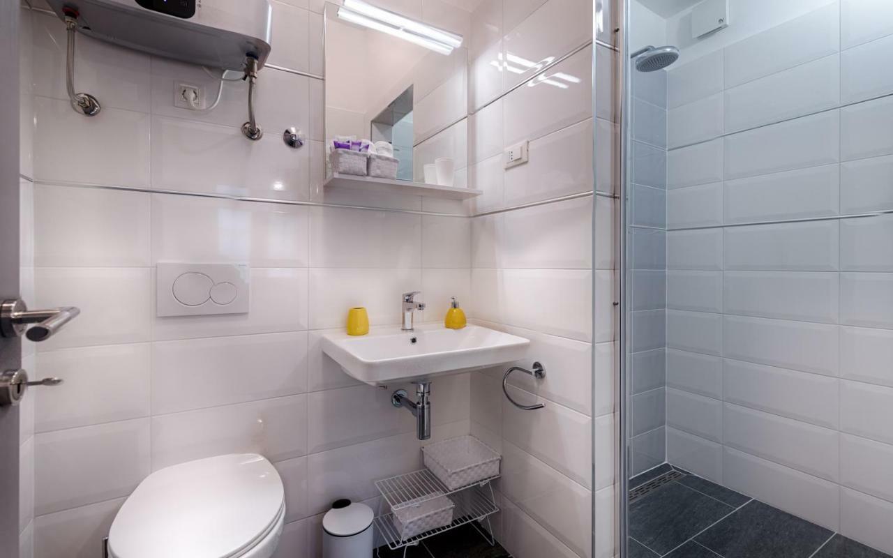En Suite Room Demaria Komiža Εξωτερικό φωτογραφία